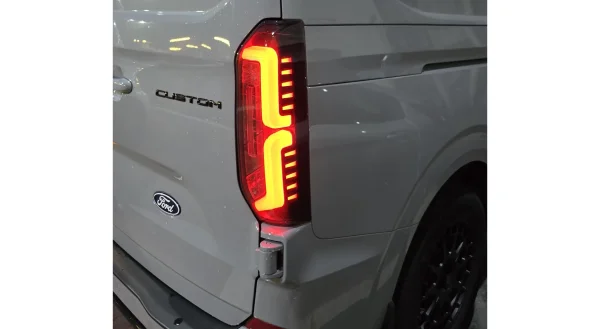 Getönte Rückleuchten in LED für Transit Custom ab 2024 (V710)