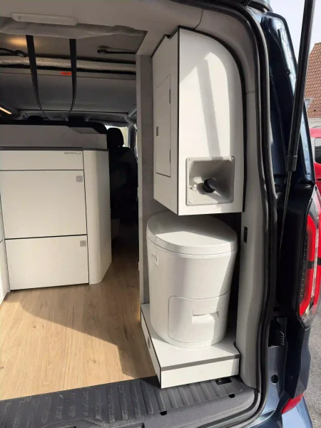 Toiletten-Nachrüstung mit Schranklösung für Ford Nugget V710 L2