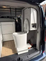 Toiletten-Nachrüstung mit Schranklösung für Ford Nugget V710 L2